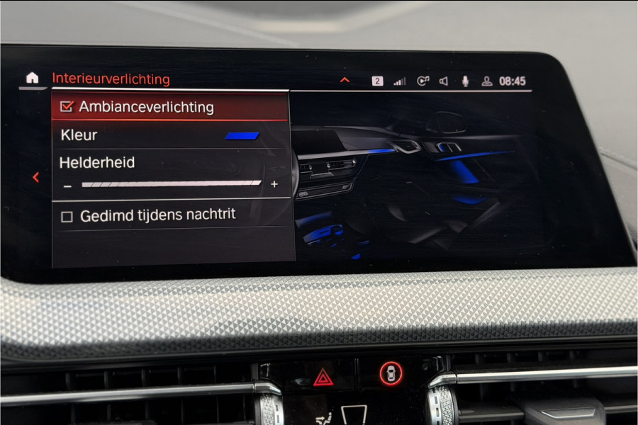 BMW 1-serie 118i | Sportleder | Stoel + Stuurverwarming | Comfort Access | Live Cockpit Pro | Carplay