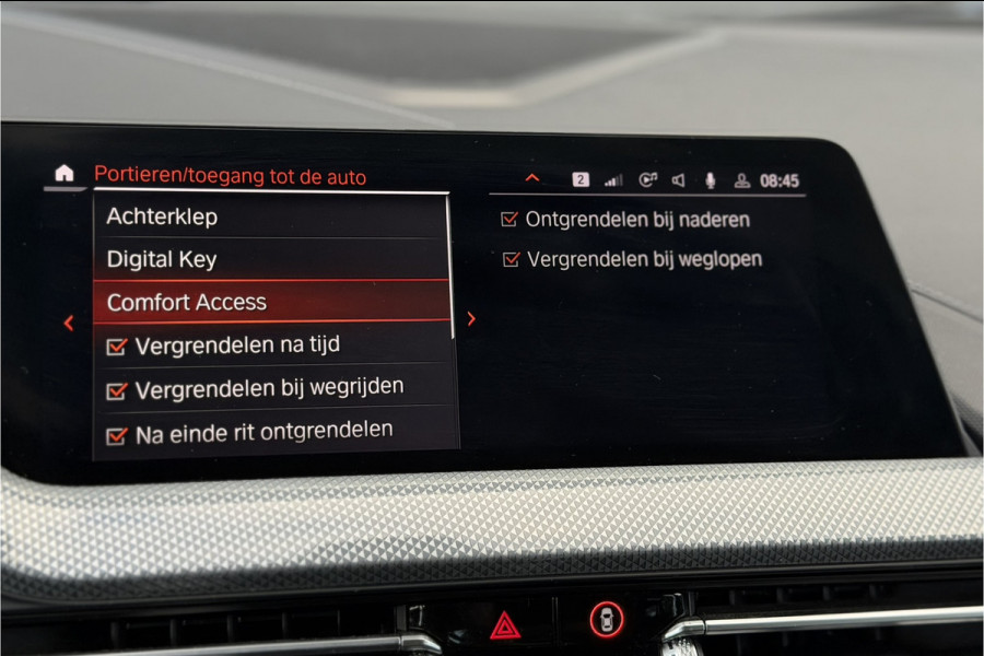 BMW 1-serie 118i | Sportleder | Stoel + Stuurverwarming | Comfort Access | Live Cockpit Pro | Carplay