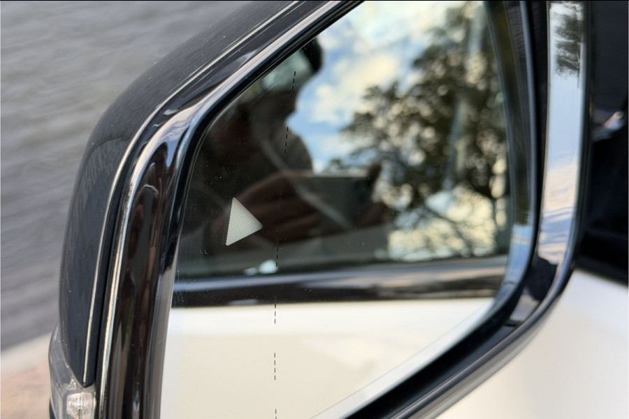 BMW 1-serie 118i | Sportleder | Stoel + Stuurverwarming | Comfort Access | Live Cockpit Pro | Carplay