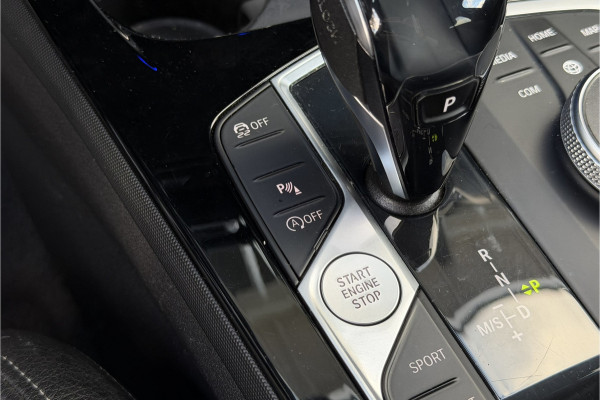 BMW 1-serie 118i | Sportleder | Stoel + Stuurverwarming | Comfort Access | Live Cockpit Pro | Carplay