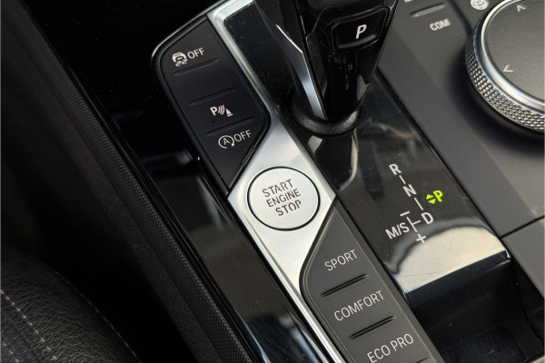 BMW 1-serie 118i | Sportleder | Stoel + Stuurverwarming | Comfort Access | Live Cockpit Pro | Carplay