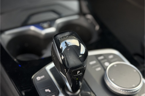 BMW 1-serie 118i | Sportleder | Stoel + Stuurverwarming | Comfort Access | Live Cockpit Pro | Carplay