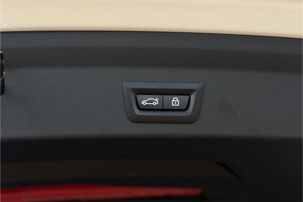 BMW 1-serie 118i | Sportleder | Stoel + Stuurverwarming | Comfort Access | Live Cockpit Pro | Carplay