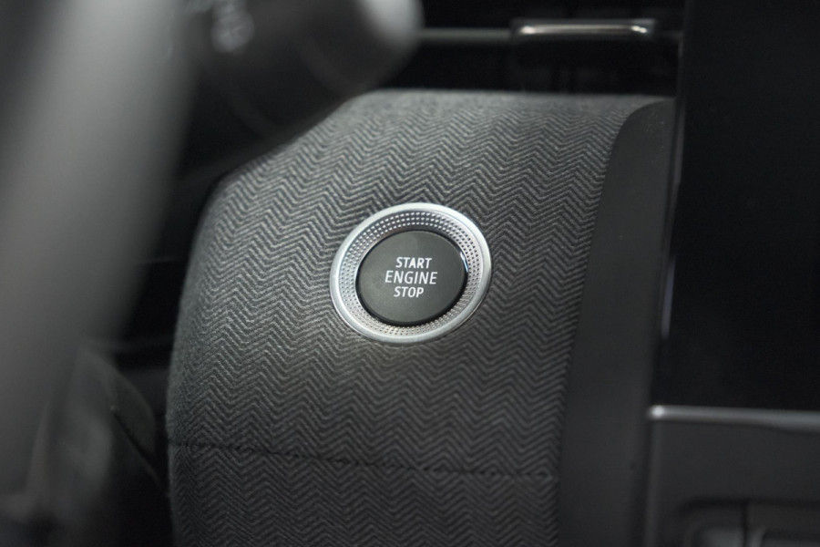 Renault Clio TCe 90 GPF techno | 360 Camera | Adaptieve Cruise Control | 9.3 Inch Groot Scherm