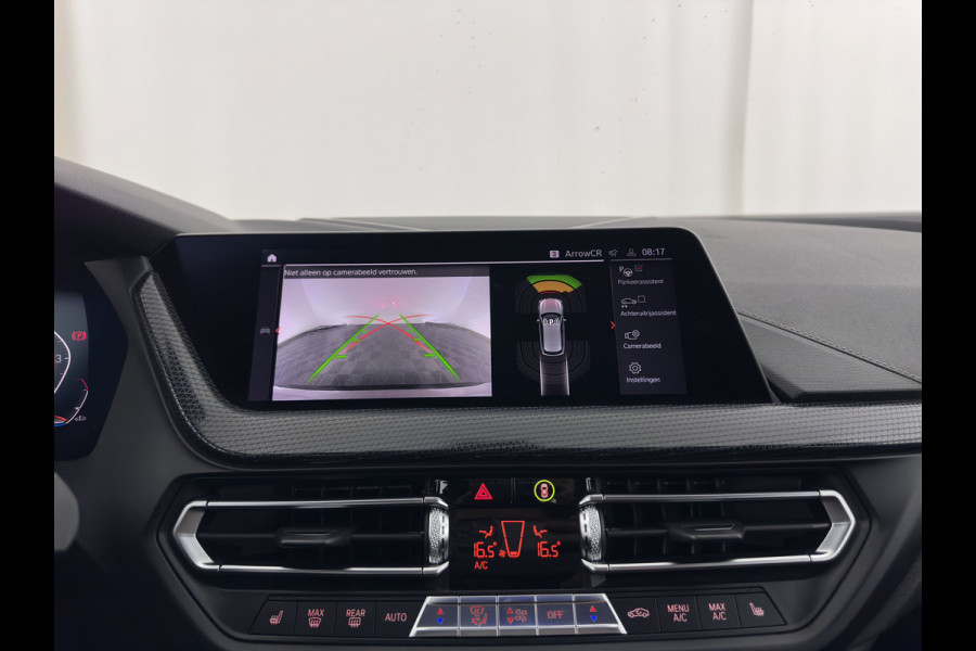 BMW 1-serie 118i M-Sport-Styling High Executive Edition (INCL-BTW) Aut.*PANO | FULL-LED | DIGI-COCKPIT | HIFI-SOUND | CAMERA | HEATED-SPORTSEATS | NAVI-FULLMAP | AMBIENTLIGHT | PRIVACY-GLASS | ECC | CARBON-INLAY | PDC | CRUISE | DAB | 18"ALU*