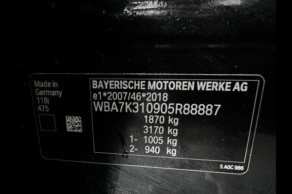 BMW 1-serie 118i M-Sport-Styling High Executive Edition (INCL-BTW) Aut.*PANO | FULL-LED | DIGI-COCKPIT | HIFI-SOUND | CAMERA | HEATED-SPORTSEATS | NAVI-FULLMAP | AMBIENTLIGHT | PRIVACY-GLASS | ECC | CARBON-INLAY | PDC | CRUISE | DAB | 18"ALU*