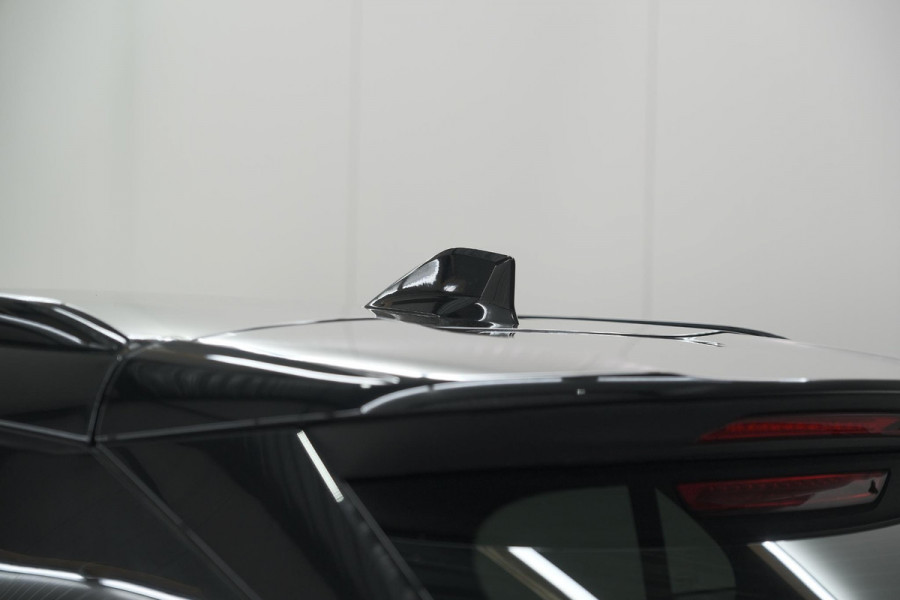 Peugeot 2008 1.2 Hybrid 136 GT | Camera | Apple Carplay | Parkeersensoren | Keyless