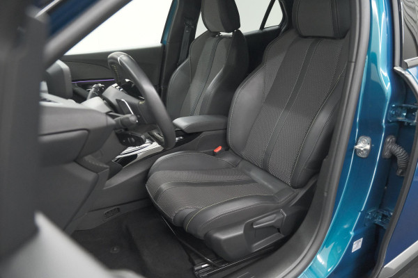 Peugeot 2008 1.2 Hybrid 136 GT | Camera | Apple Carplay | Parkeersensoren | Keyless