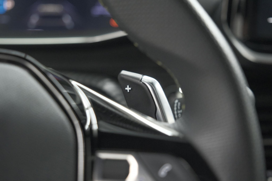 Peugeot 2008 1.2 Hybrid 136 GT | Camera | Apple Carplay | Parkeersensoren | Keyless