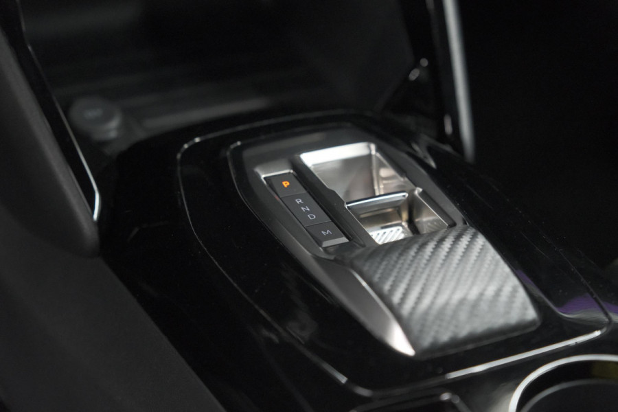 Peugeot 2008 1.2 Hybrid 136 GT | Camera | Apple Carplay | Parkeersensoren | Keyless