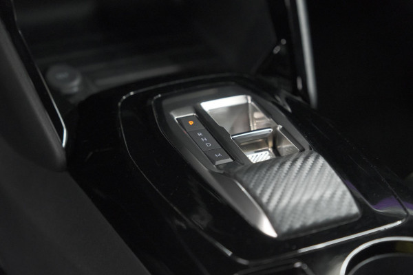 Peugeot 2008 1.2 Hybrid 136 GT | Camera | Apple Carplay | Parkeersensoren | Keyless