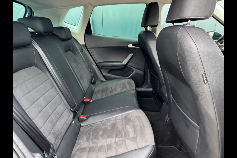 Seat Arona 1.0 TSI 110pk Style * AUTOMAAT* Navigatiesysteem* Parkeercamera * Alcantara *
