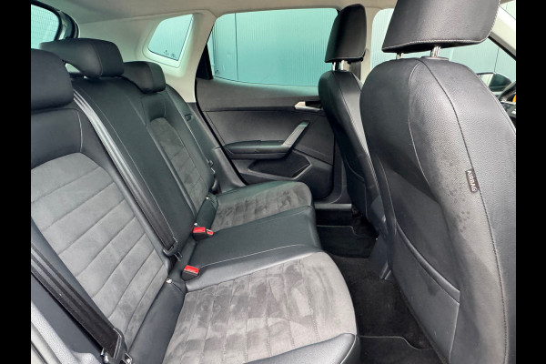 Seat Arona 1.0 TSI 110pk Style * AUTOMAAT* Navigatiesysteem* Parkeercamera * Alcantara *