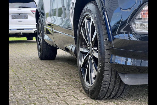 Ford Kuga 1.5 EcoBoost ST Line | Winterpack | Trekkaak | 2000kg trekgewicht | Panoramadak | 19 inch lichtmetalen velgen |