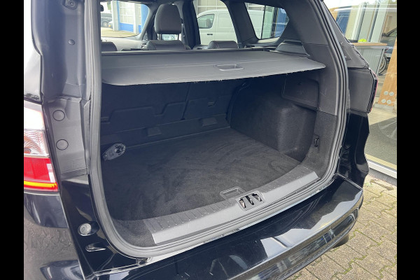Ford Kuga 1.5 EcoBoost ST Line | Winterpack | Trekkaak | 2000kg trekgewicht | Panoramadak | 19 inch lichtmetalen velgen |