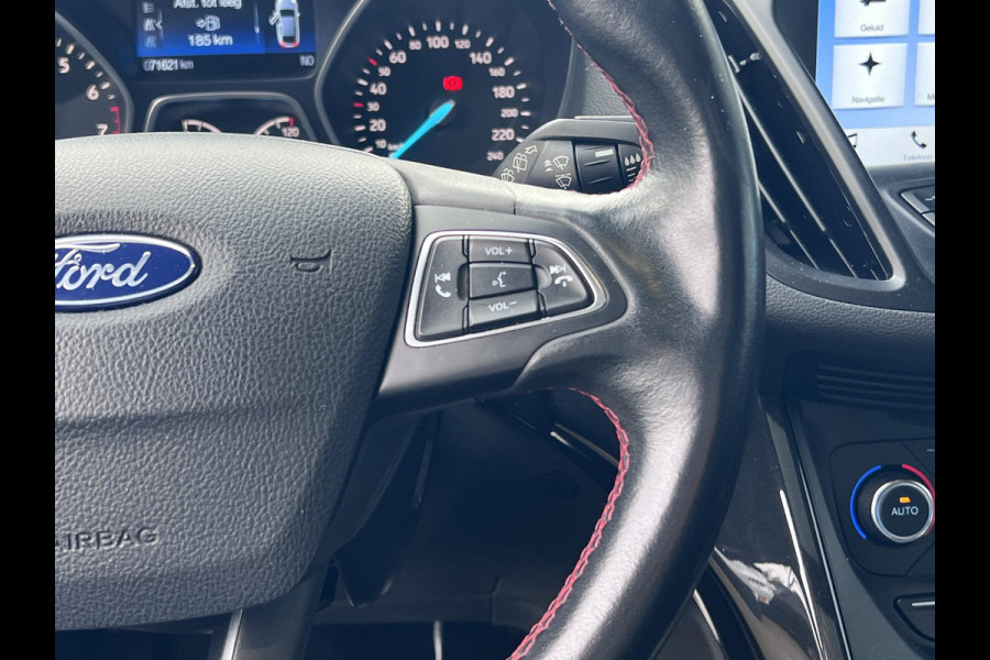 Ford Kuga 1.5 EcoBoost ST Line | Winterpack | Trekkaak | 2000kg trekgewicht | Panoramadak | 19 inch lichtmetalen velgen |