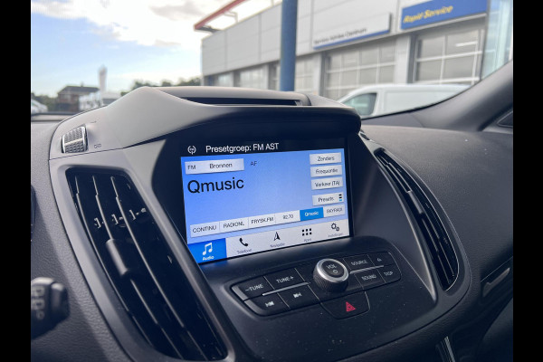 Ford Kuga 1.5 EcoBoost ST Line | Winterpack | Trekkaak | 2000kg trekgewicht | Panoramadak | 19 inch lichtmetalen velgen |