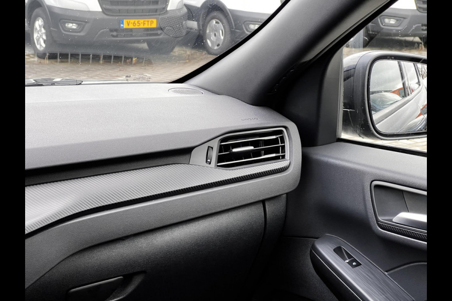 Ford Kuga 2.5 PHEV ST-Line | 243 pk | Wegklapbare trekhaak | 2.100 kg trekgewicht! | Winterpakket