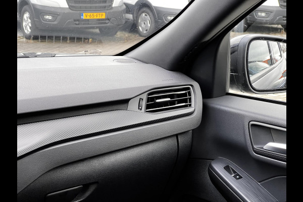 Ford Kuga 2.5 PHEV ST-Line | 243 pk | Wegklapbare trekhaak | 2.100 kg trekgewicht! | Winterpakket