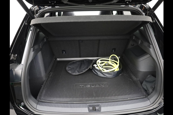 Volkswagen Tiguan 1.5 eHybrid R-Line Edition | Pano | Trekhaak wegkl. | Keyless | Elk. A-klep | Prijs Rijklaar!!