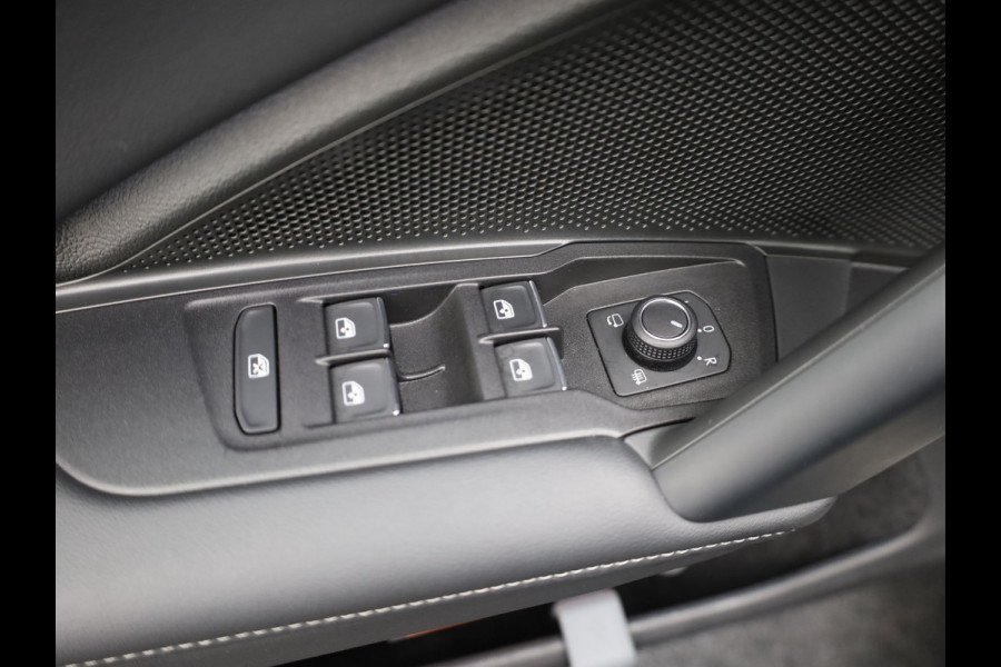 Volkswagen Tiguan 1.5 eHybrid R-Line Edition | Pano | Trekhaak wegkl. | Keyless | Elk. A-klep | Prijs Rijklaar!!