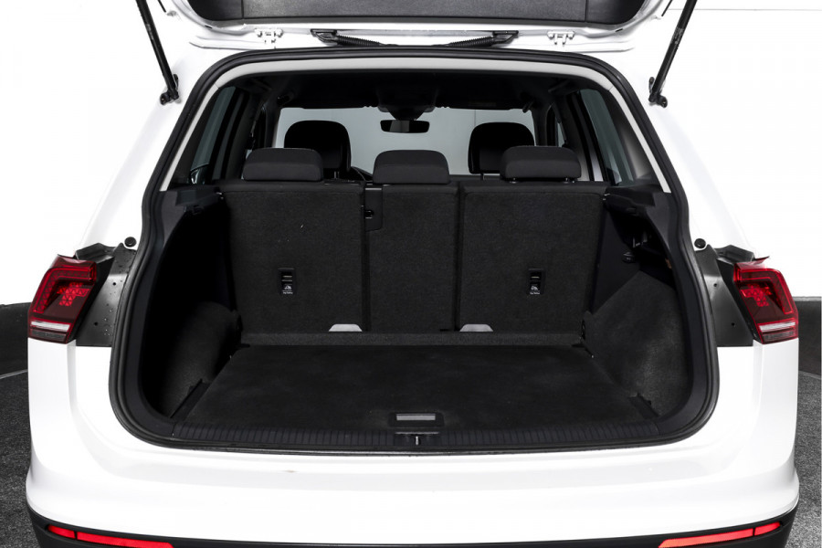 Volkswagen Tiguan 1.5 TSI ACT 150 PK Comfortline Business | Trekhaak | Adapt. Cruise | PDC | Camera | NAV + App. Connect | ECC | LM 17" |