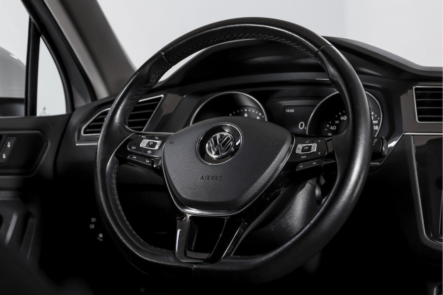 Volkswagen Tiguan 1.5 TSI ACT 150 PK Comfortline Business | Trekhaak | Adapt. Cruise | PDC | Camera | NAV + App. Connect | ECC | LM 17" |