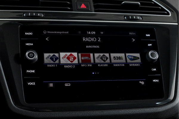 Volkswagen Tiguan 1.5 TSI ACT 150 PK Comfortline Business | Trekhaak | Adapt. Cruise | PDC | Camera | NAV + App. Connect | ECC | LM 17" |
