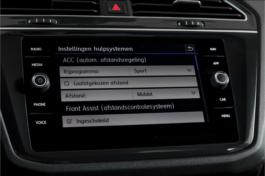 Volkswagen Tiguan 1.5 TSI ACT 150 PK Comfortline Business | Trekhaak | Adapt. Cruise | PDC | Camera | NAV + App. Connect | ECC | LM 17" |