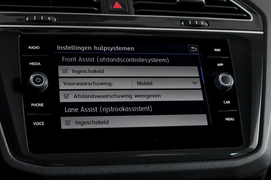 Volkswagen Tiguan 1.5 TSI ACT 150 PK Comfortline Business | Trekhaak | Adapt. Cruise | PDC | Camera | NAV + App. Connect | ECC | LM 17" |