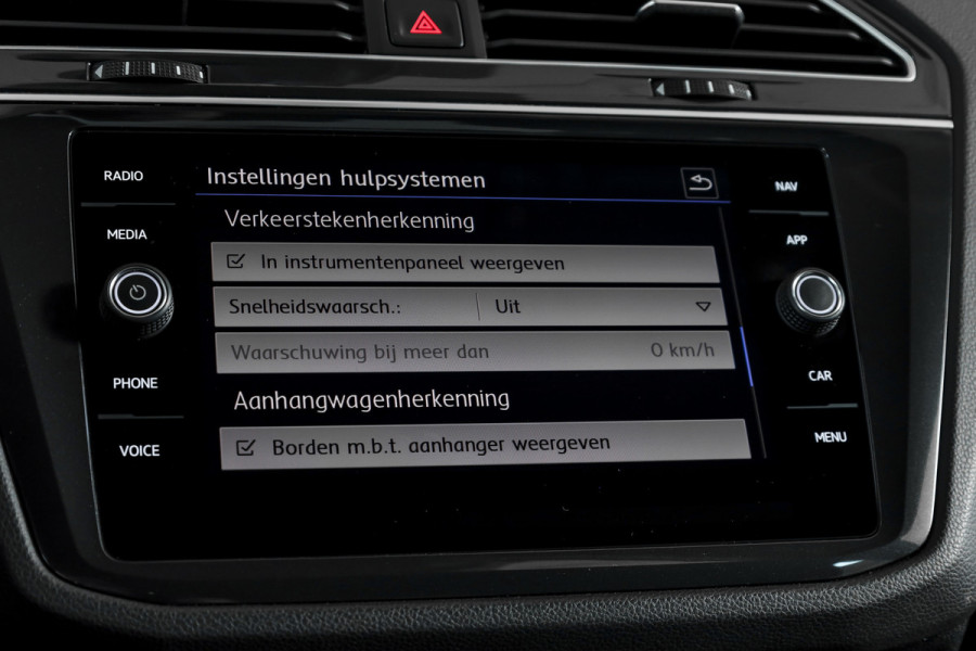 Volkswagen Tiguan 1.5 TSI ACT 150 PK Comfortline Business | Trekhaak | Adapt. Cruise | PDC | Camera | NAV + App. Connect | ECC | LM 17" |