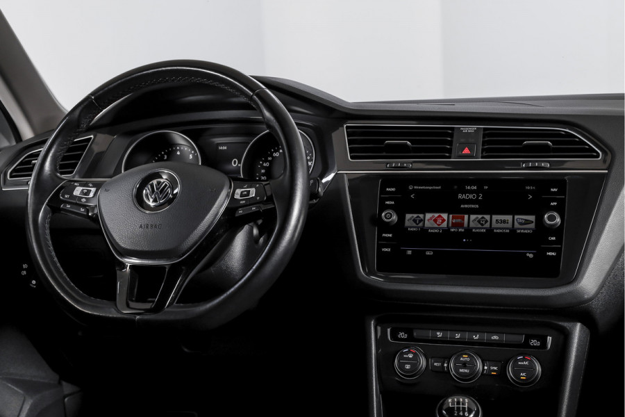 Volkswagen Tiguan 1.5 TSI ACT 150 PK Comfortline Business | Trekhaak | Adapt. Cruise | PDC | Camera | NAV + App. Connect | ECC | LM 17" |