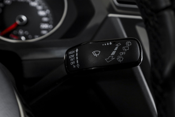 Volkswagen Tiguan 1.5 TSI ACT 150 PK Comfortline Business | Trekhaak | Adapt. Cruise | PDC | Camera | NAV + App. Connect | ECC | LM 17" |
