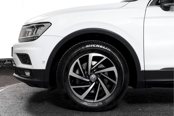 Volkswagen Tiguan 1.5 TSI ACT 150 PK Comfortline Business | Trekhaak | Adapt. Cruise | PDC | Camera | NAV + App. Connect | ECC | LM 17" |