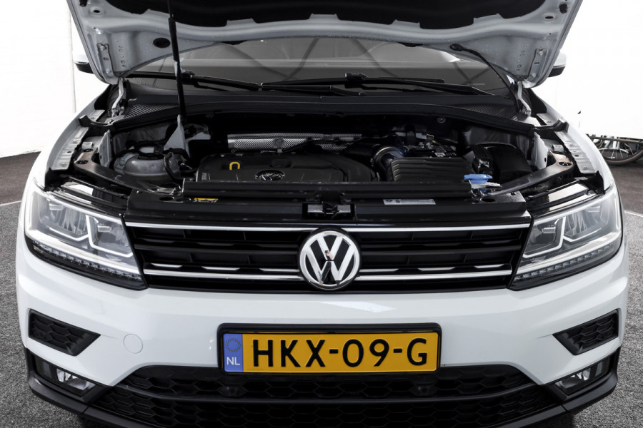 Volkswagen Tiguan 1.5 TSI ACT 150 PK Comfortline Business | Trekhaak | Adapt. Cruise | PDC | Camera | NAV + App. Connect | ECC | LM 17" |