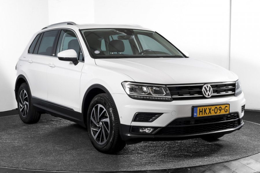 Volkswagen Tiguan 1.5 TSI ACT 150 PK Comfortline Business | Trekhaak | Adapt. Cruise | PDC | Camera | NAV + App. Connect | ECC | LM 17" |