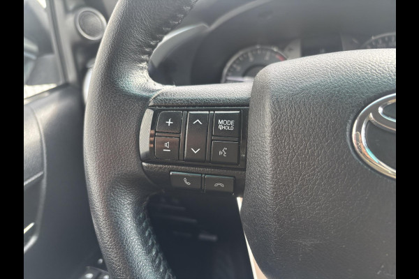 Toyota Hilux 2.4 D-4D*4X4*ACC*HAAK*CAM*ECC*TEL*3500KG*INCL.BPM*