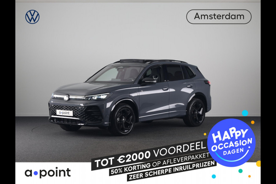 Volkswagen Tiguan 1.5 eHybrid R-Line Edition 204 pk Automaat (DSG) | Verlengde garantie | Navigatie | Panoramadak | Trekhaak (wegklapbaar) | Park assist | Rondomzicht camera | Head-up display | R-Line |