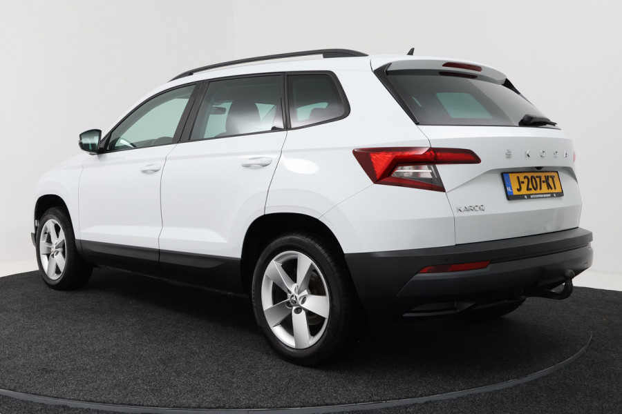 Škoda Karoq 1.5 TSI ACT Style (TREKHAAK, CAMERA, NAVIGATIE CARPLAY, CRUISE CONTROL, PARKEERSENSOREN)