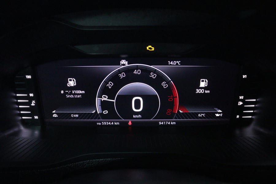 Škoda Karoq 1.5 TSI ACT Style (TREKHAAK, CAMERA, NAVIGATIE CARPLAY, CRUISE CONTROL, PARKEERSENSOREN)