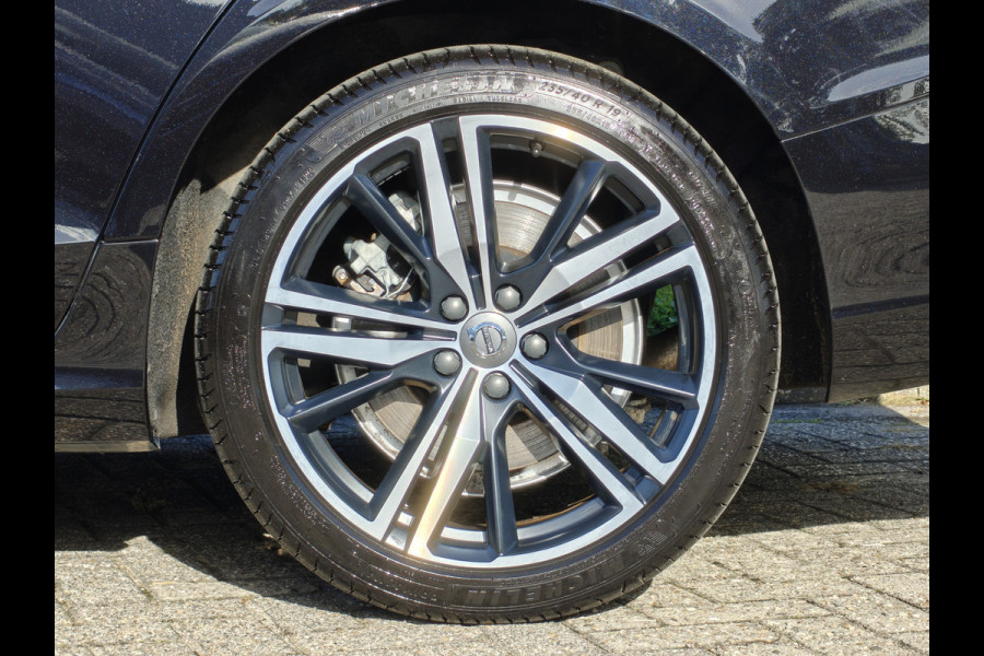 Volvo S60 T6 350PK AWD Recharge Plus Dark | BLIS | Pano | Carplay | Elektr. Stoelen | PDC V+A | ACC