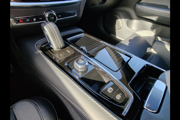 Volvo S60 T6 350PK AWD Recharge Plus Dark | BLIS | Pano | Carplay | Elektr. Stoelen | PDC V+A | ACC