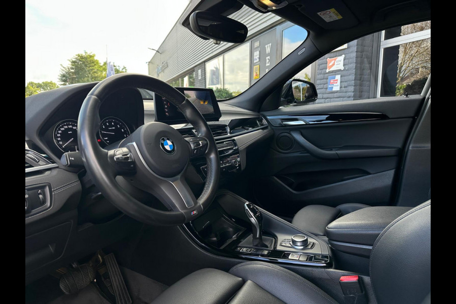 BMW X2 sDrive18i High Executive, M-pakket, Automaat, Cruise, Head-up, Camera, Navi, PDC, NAP