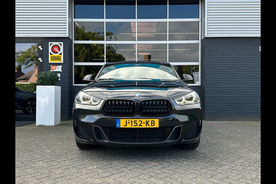 BMW X2 sDrive18i High Executive, M-pakket, Automaat, Cruise, Head-up, Camera, Navi, PDC, NAP