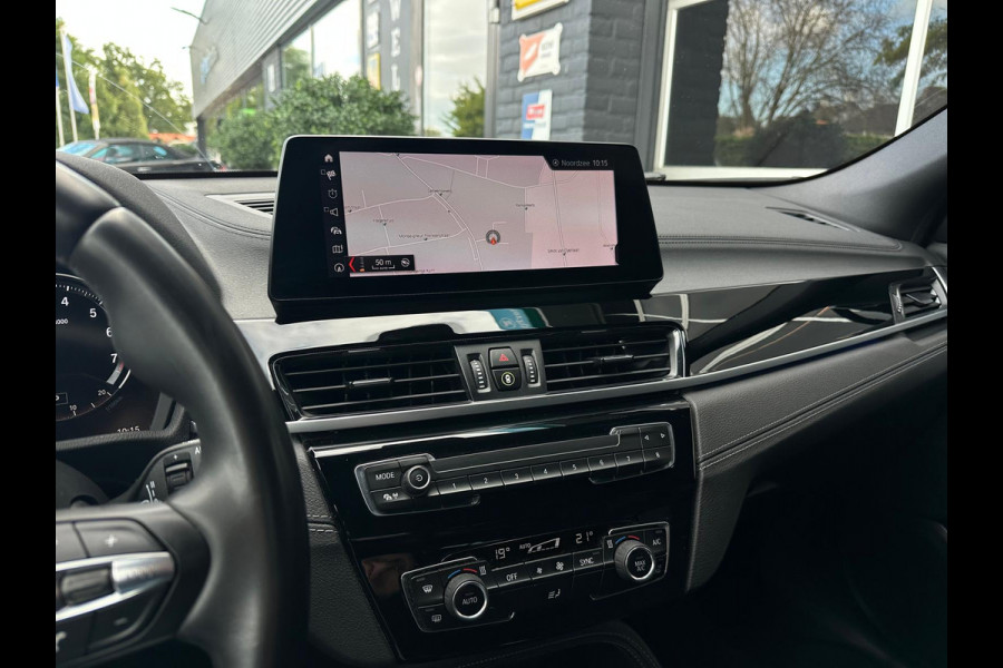 BMW X2 sDrive18i High Executive, M-pakket, Automaat, Cruise, Head-up, Camera, Navi, PDC, NAP