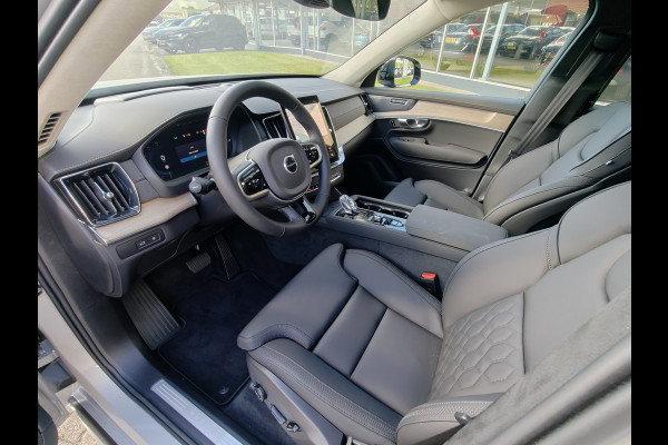 Volvo XC90 T8 AWD 455PK Plug-in Hybrid Ultra Dark | NIEUW | €10.465,- voordeel | ACC | H&K | Luchtvering | 360 camera | 21" | BLIS |