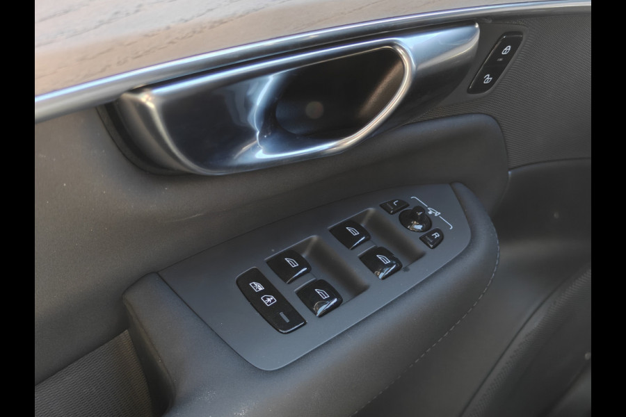 Volvo XC90 T8 AWD 455PK Plug-in Hybrid Ultra Dark | NIEUW | €10.465,- voordeel | ACC | H&K | Luchtvering | 360 camera | 21" | BLIS |