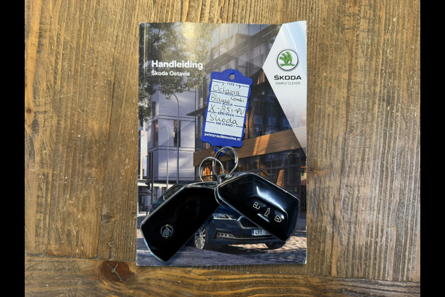 Škoda Octavia Combi 1.0 e-TSI Ambition Automaat ElectrTrekhaak Clima Carplay Navi Digitaal Dash Sfeerverlichting All-Season banden