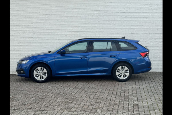 Škoda Octavia Combi 1.0 e-TSI Ambition Automaat ElectrTrekhaak Clima Carplay Navi Digitaal Dash Sfeerverlichting All-Season banden