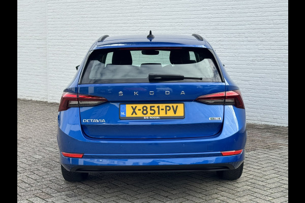 Škoda Octavia Combi 1.0 e-TSI Ambition Automaat ElectrTrekhaak Clima Carplay Navi Digitaal Dash Sfeerverlichting All-Season banden